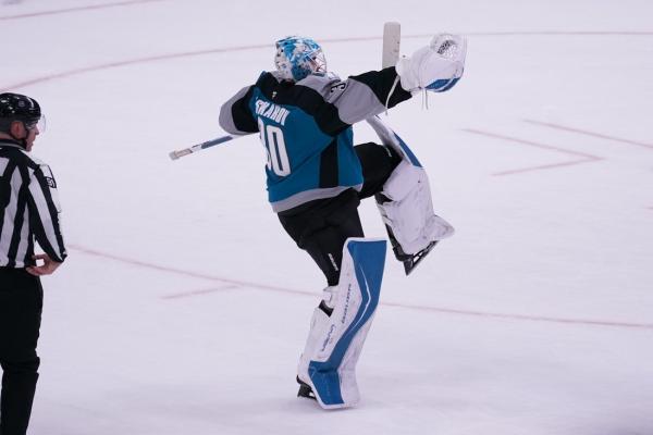 Philipp Kurashev’s shootout goal lifts Sharks past Kings