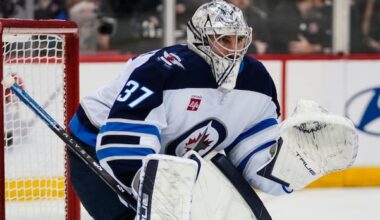 Winnipeg Jets goalie Connor Hellebuyck out at least a month for knee surgery