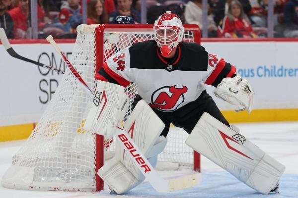 Devils, trying to get through middling stretch, visit rival Flyers
