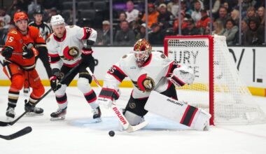 Senators score late to hand Ducks rare home loss