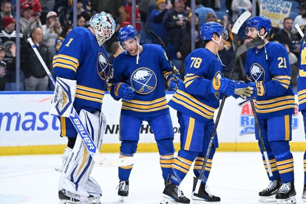 NHL roundup: Sabres ring up 9 goals vs. Blackhawks