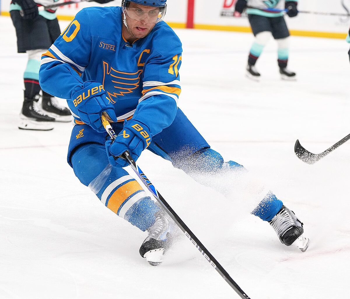 Blues get past Islanders for 2-1 road victory