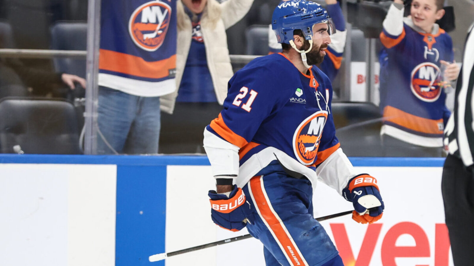Palmieri the Shootout Hero as Islanders Defeat Kraken 1-0