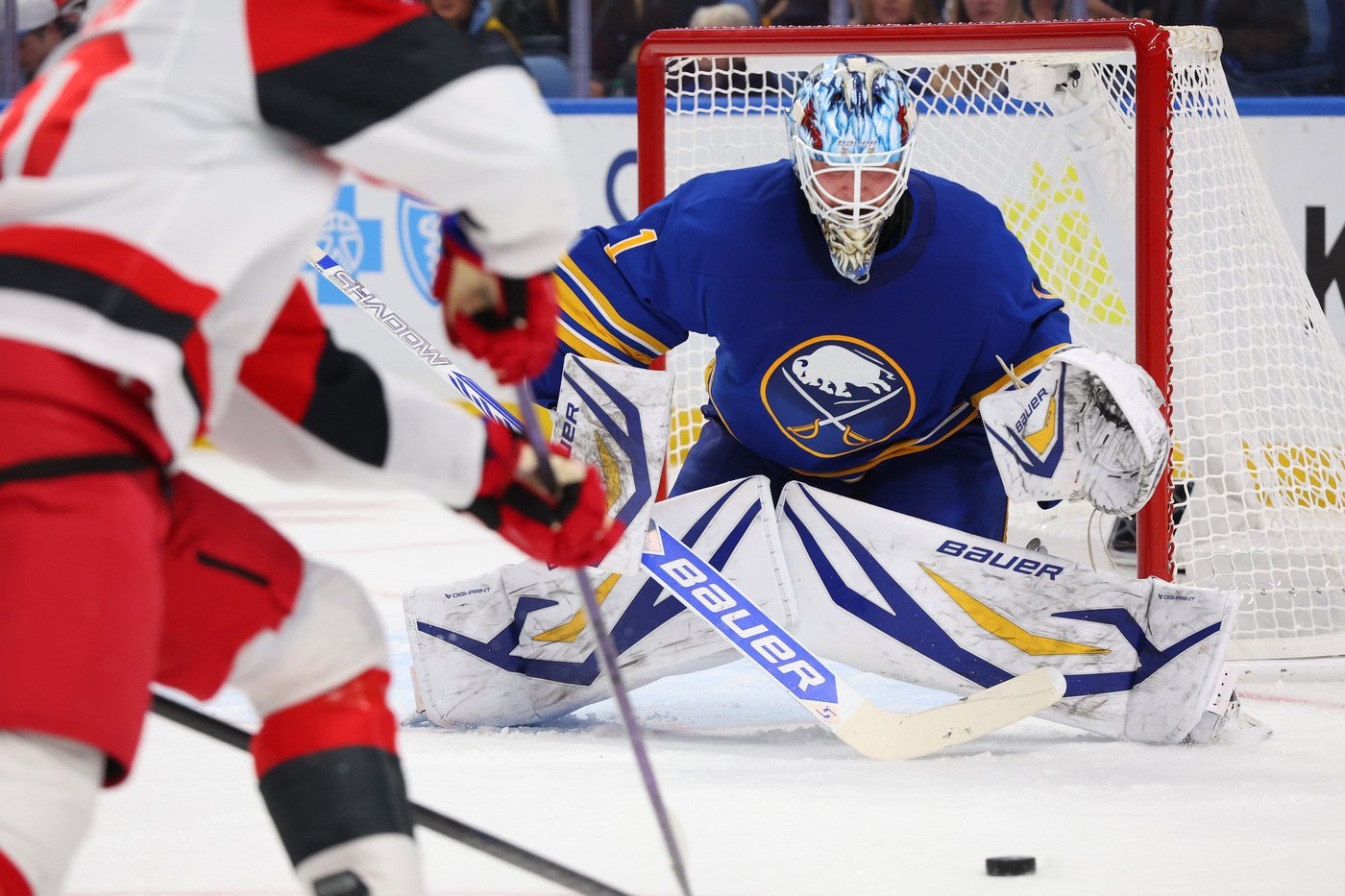 Malenstyn shines, Luukkonen blocks 28 as Sabres top East-leading Hurricanes 4-1