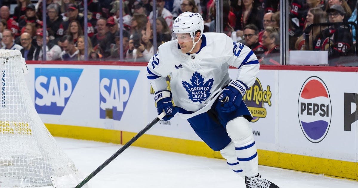 Maple Leafs' Jake McCabe injured vs. Canadiens