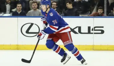 Vancouver Canucks Linked to Big New York Rangers Centre After Being Made Available for Free