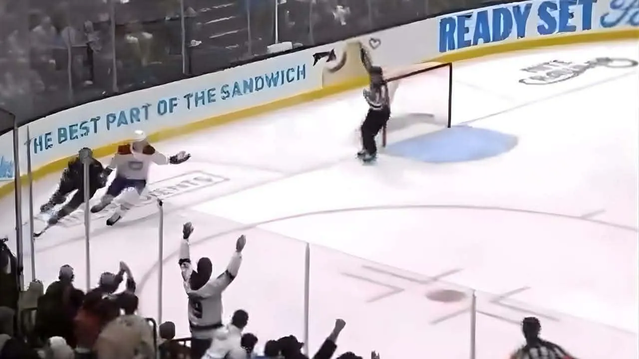 Referees under fire for clear late-game mistake that could've cost the Canadiens in a big way