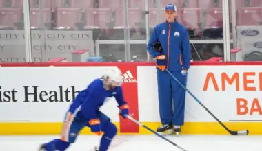 Oilers lose 2 more forwards at practice with injury, major line changes announced