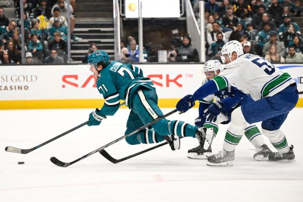 Adam Gaudette helps Sharks sink Canucks
