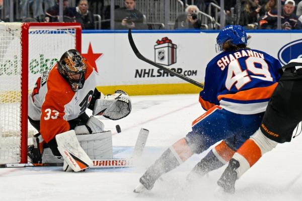 Flyers blow 3-goal lead before topping Islanders in shootout