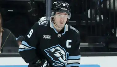 Clayton Keller named first star in game following the sudden passing of his father