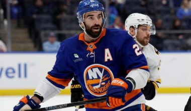 Islanders' Kyle Palmieri out for season after injuring knee