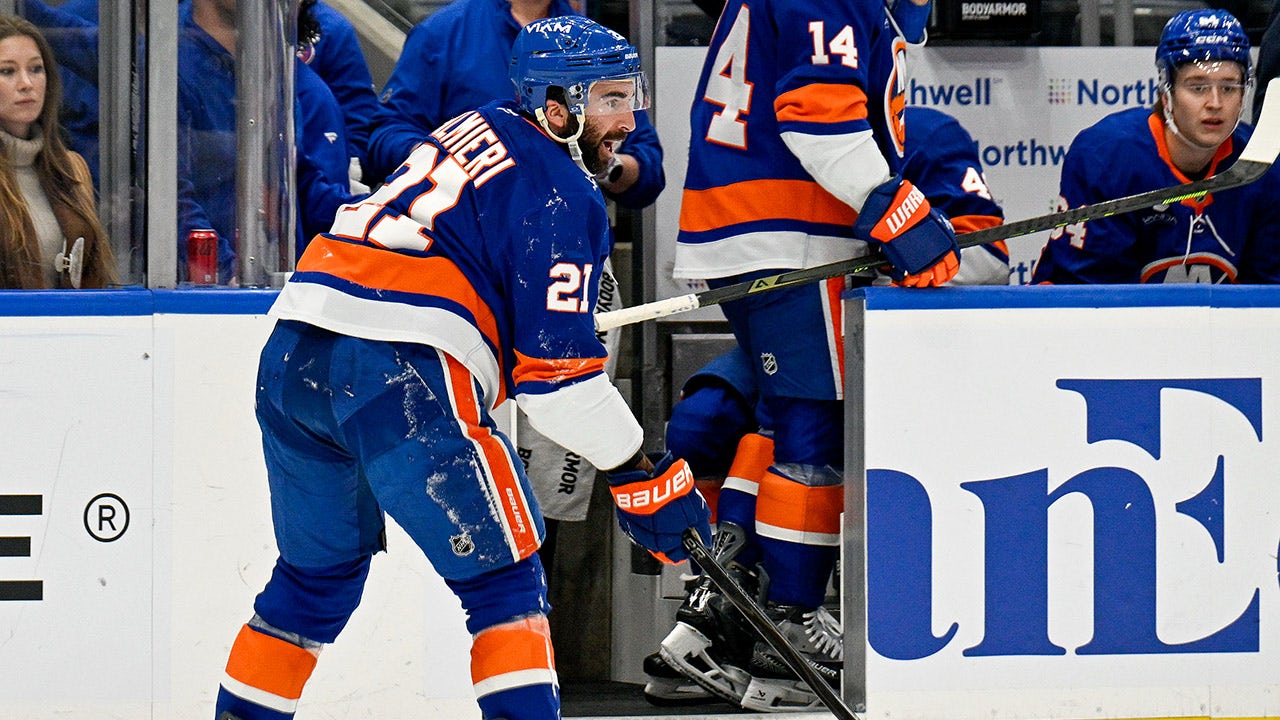 NHL news: Islanders' Kyle Palmieri makes remarkable play after tearing ACL