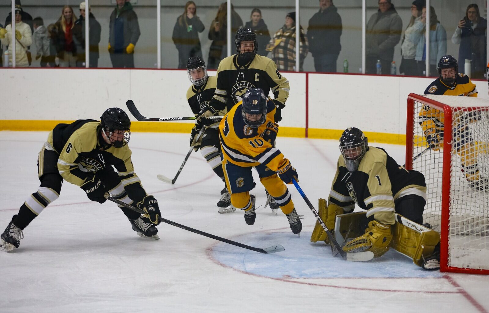 Prep hockey roundup: Spartans put up eight; Moorhead blitzes Roseau - InForum