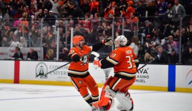 Resilient Ducks look to keep rolling vs. slumping Blackhawks