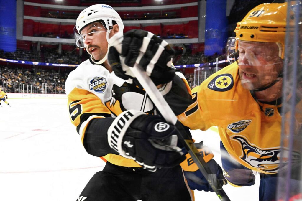 Penguins fall to Predators in overtime in Sweden