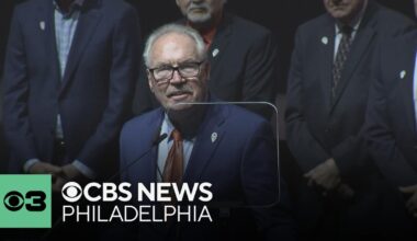 Philadelphia Flyers alumni honor Bernie Parent at celebration of life event