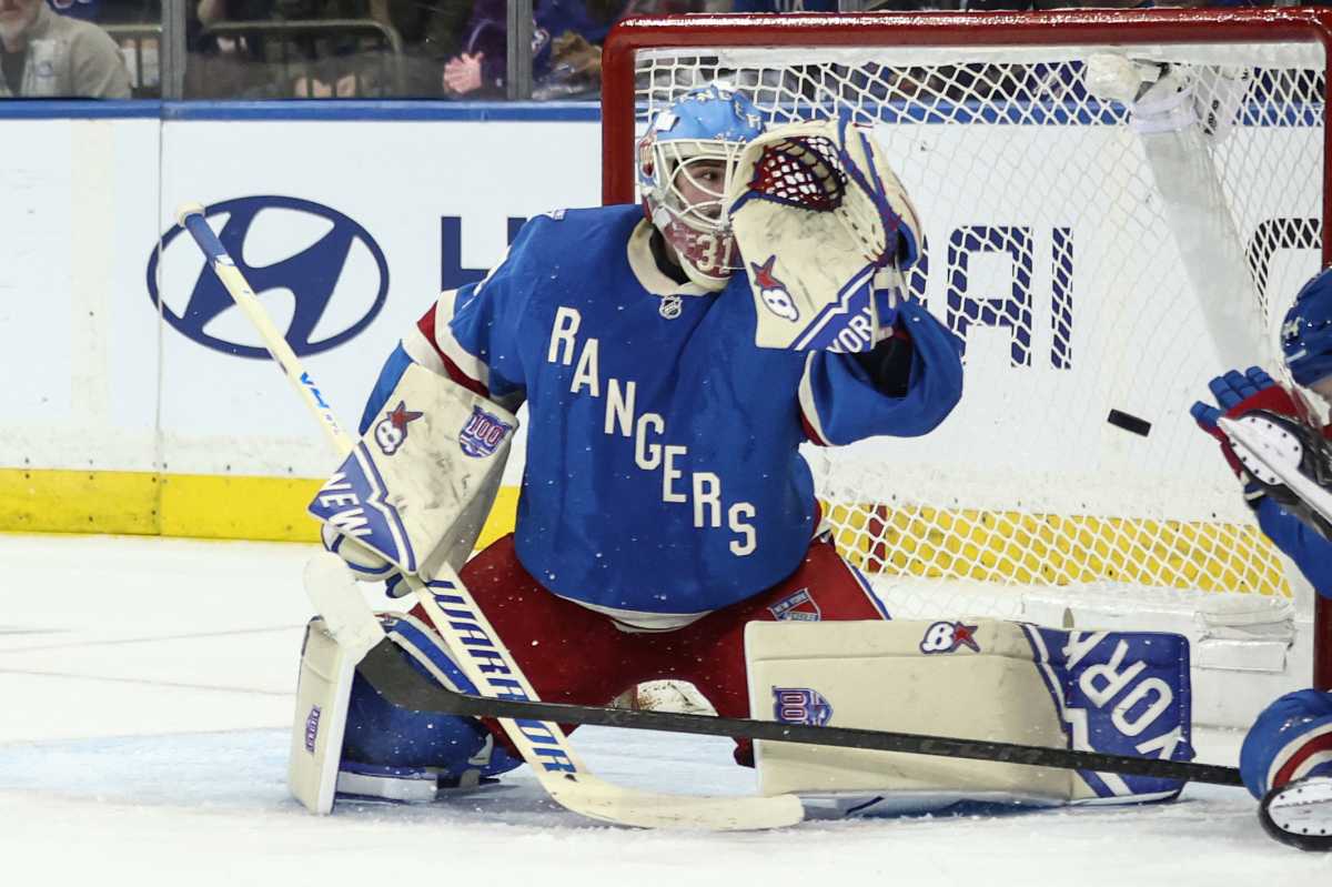 Rangers goalie can't stop a shot that goes into the net at Madison Square Garden
