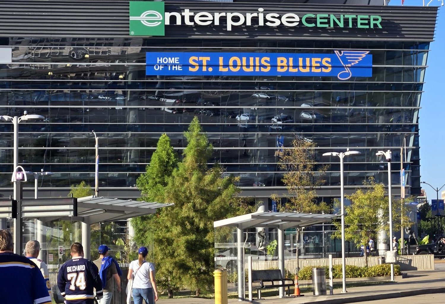 ST. LOUIS — The St. Louis Blues opened their 2025–26 season at home with a rough start, falling 5–0 to the Minnesota Wild at Enterprise Center. – Lindenlink
