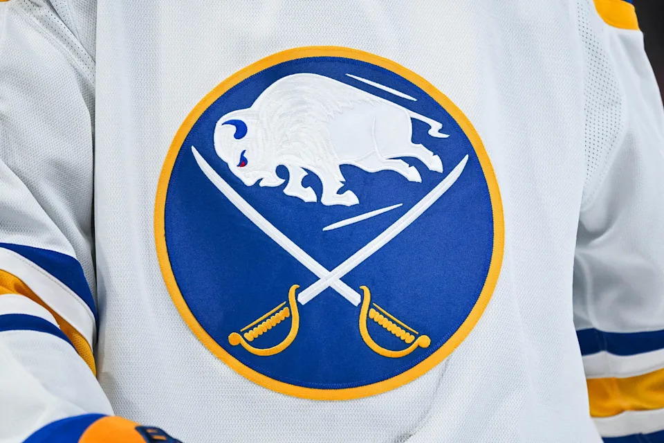 Sabres Logo (© David Kirouac-Imagn Images)