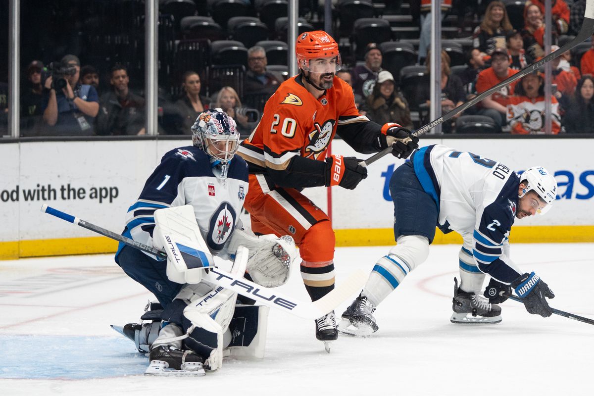 Anaheim Ducks Left Wing Chris Kreider (20) battles for position during an NHL hockey game against the Winnipeg Jets, Sunday November 9, 2025 in Anaheim, Calif.
