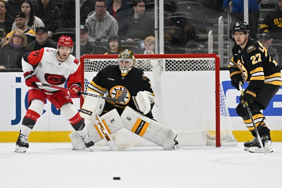 NHL: Carolina Hurricanes at Boston Bruins