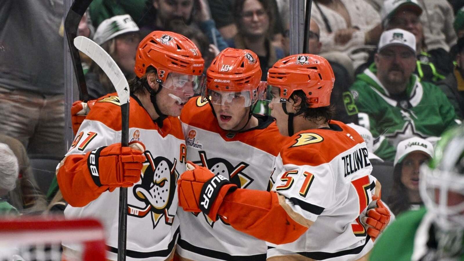 NHL roundup: High-flying Ducks win fifth straight