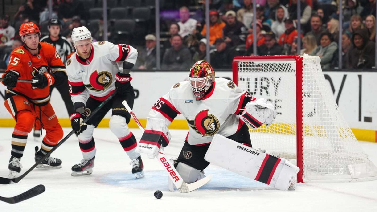 Senators score late to hand Ducks rare home loss