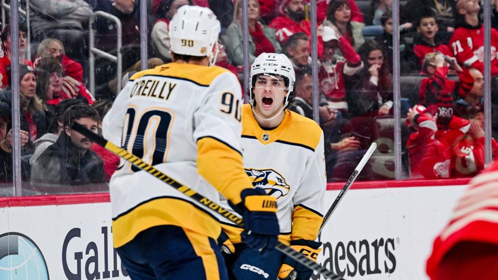 Predators hand Blackhawks fifth consecutive defeat