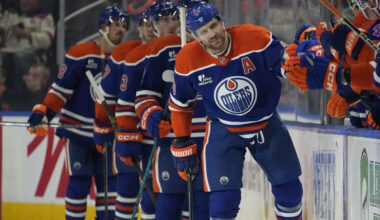 Evan Bouchard redeems himself with OT winner, Oilers 3, Hawks 2