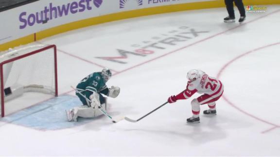 James van Riemsdyk's shootout goal lifts Red Wings over Sharks 3-2
