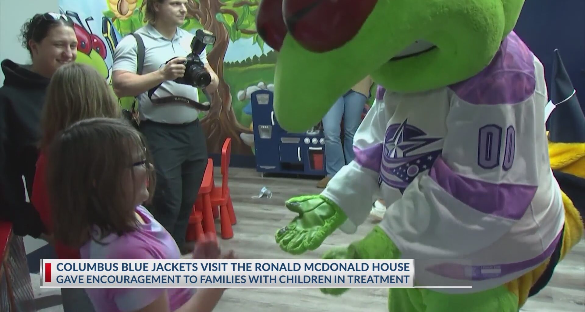 Columbus Blue Jackets visit Ronald McDonald House – NBC4 WCMH-TV