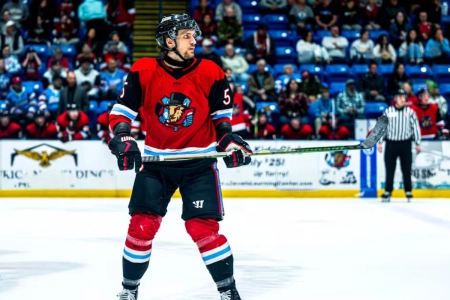 Jake Murray with the ECHL's Bloomington Bison. Jake Murray with the ECHL's Bloomington Bison.