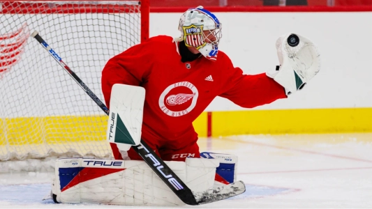Red Wings goaltender Trey Augustine