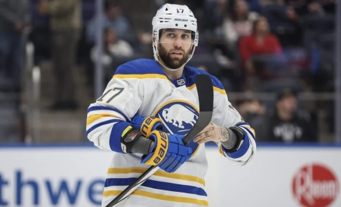 Sabres forward Jason Zucker