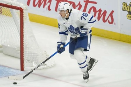 Sep 21st, 2025; Ottawa, Ontario, CAN; Toronto Maple Leafs defenseman William Villeneuve (76) controls the puck in the third period against the Ottawa Senators at the Canadian Tire Centre.