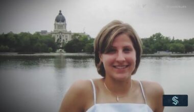 Jaden Schwartz honors late sister by wearing No. 17 jersey