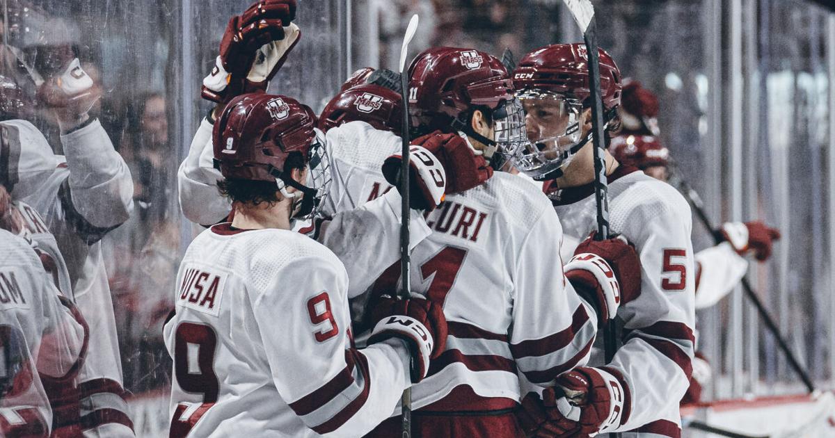 Young UMass hockey squad looking to survive without starting goalie | Umass