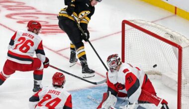 Bruins extend win streak to 3 with 2-1 victory over the Hurricanes :: WRALSportsFan.com