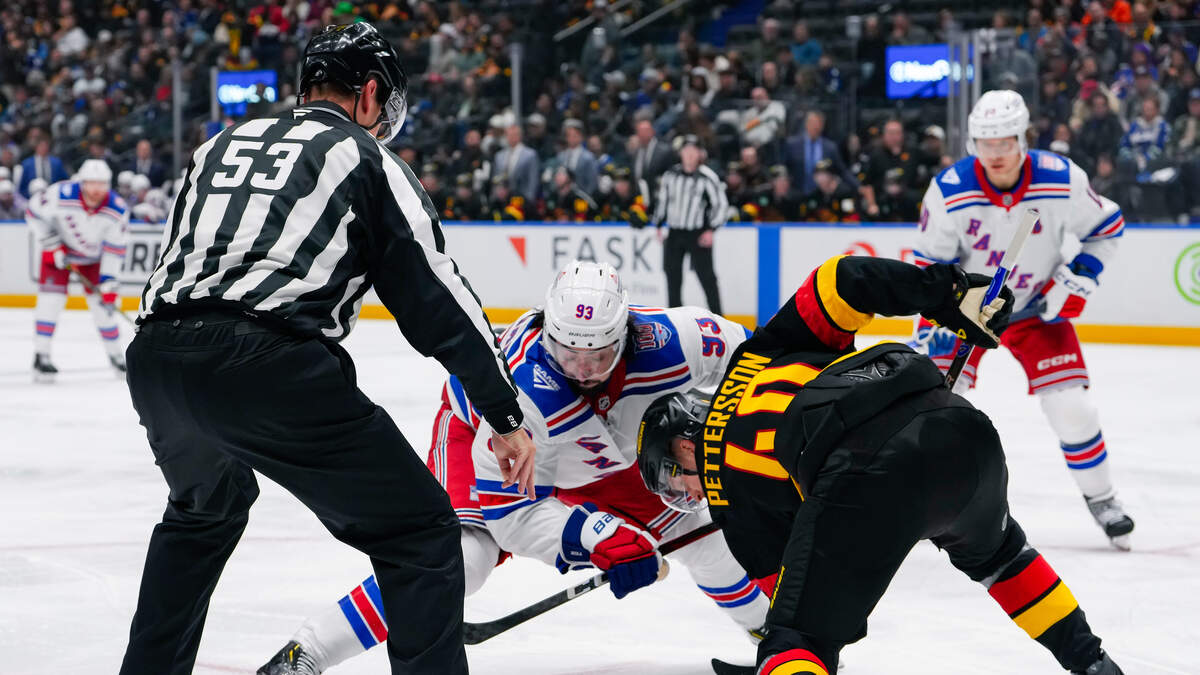 Canucks vs. Blackhawks Prediction & Picks - Nov. 5