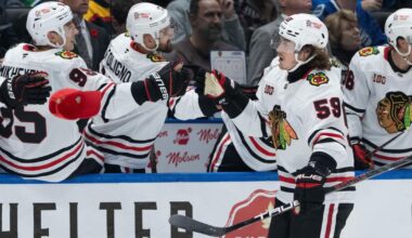 Bertuzzi's third-period hat trick leads Blackhawks past Canucks 5-2 | Sports