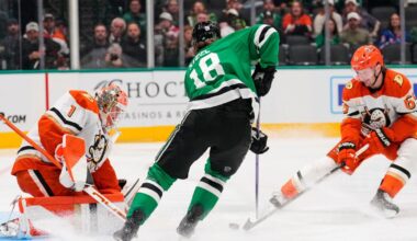 Carlsson's short-handed goal in 3rd period helps Ducks rally to beat Stars 7-5 | Associated Press