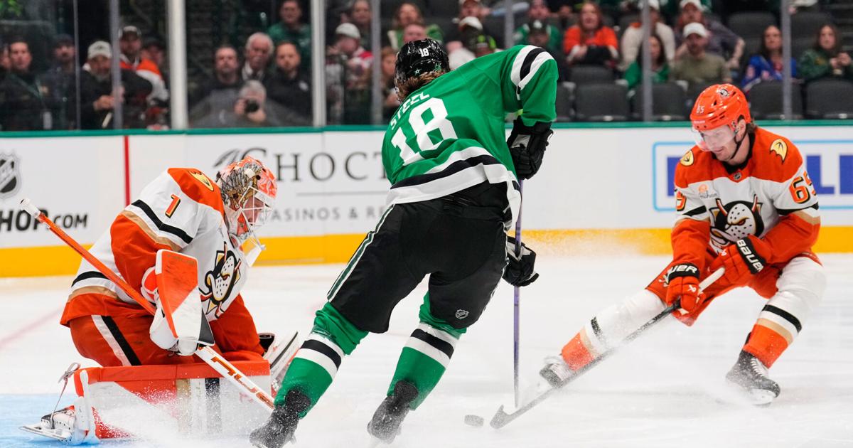 Carlsson's short-handed goal in 3rd period helps Ducks rally to beat Stars 7-5 | Associated Press
