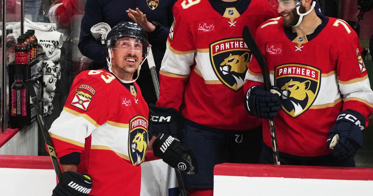 Foerster scores late as Flyers beat Panthers 4-2, rallying from 2-0 deficit to beat Cup champs | National Sports