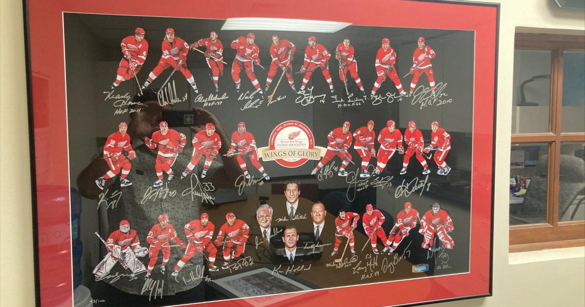 UP non-profit to raffle off 'Legend Limited Edition' Detroit Red Wings lithograph | Local News