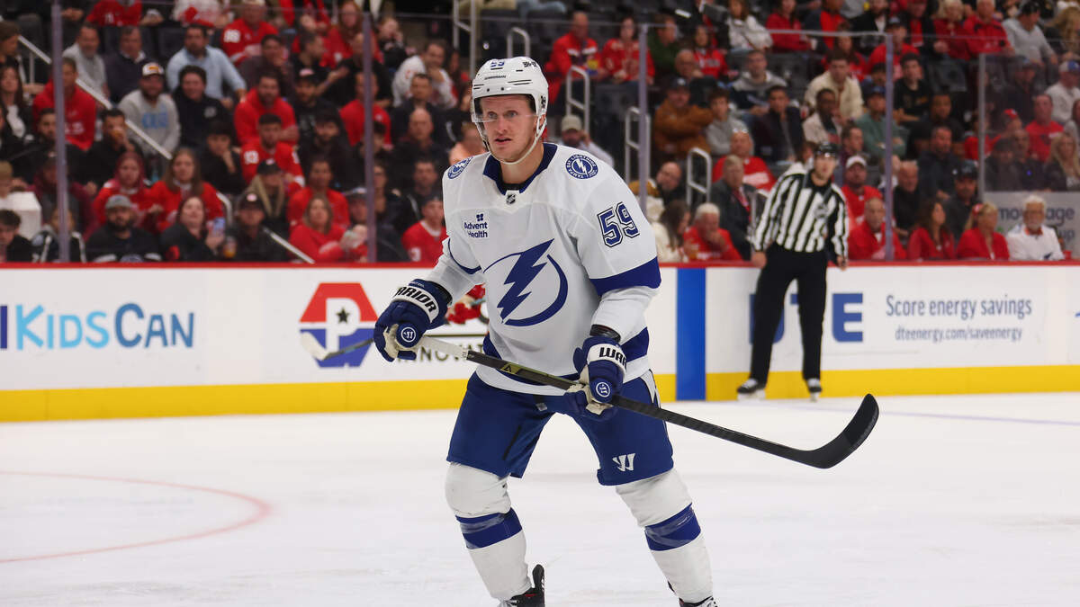 Lightning Bounce Back With Win Over Devils