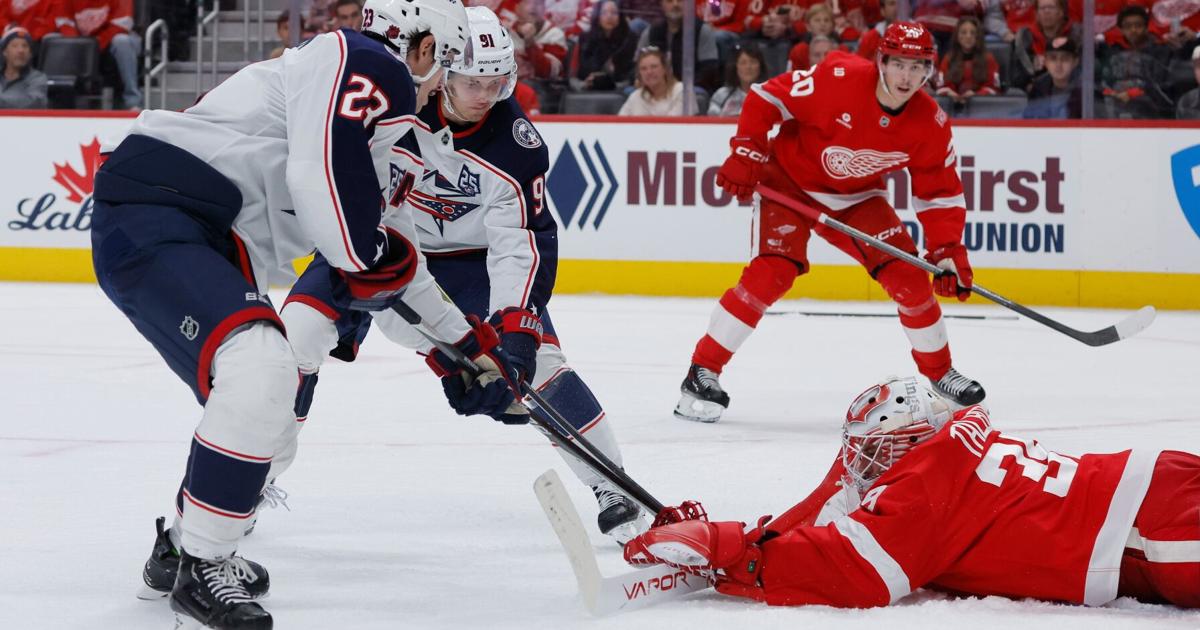 DeBrincat scores in overtime as the Red Wings beat the Blue Jackets 4-3 |