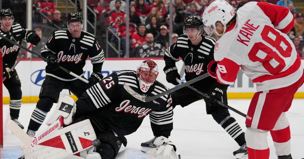 Devils beat Red Wings 4-3, snap three-game losing streak | Sports News