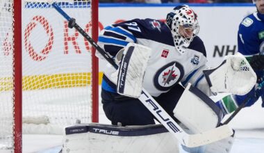 Jets goalie Hellebuyck to undergo arthroscopic procedure on his knee and miss 4 to 6 weeks | National Sports