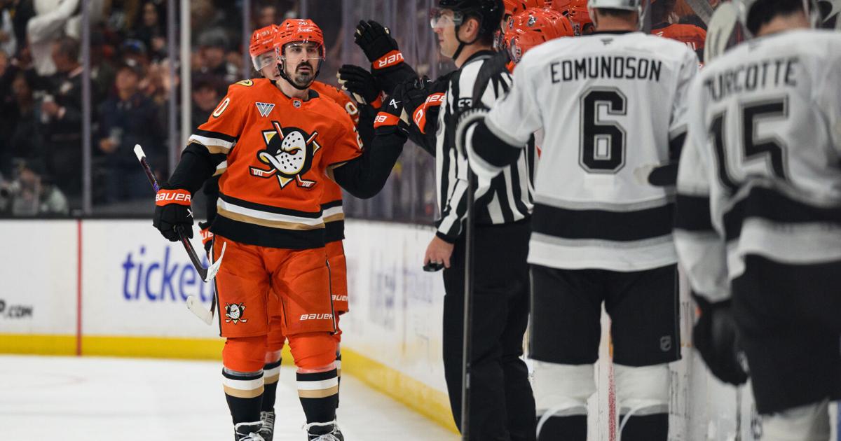Carlsson scores late in regulation, Ducks rally for 5-4 shootout win over Kings |